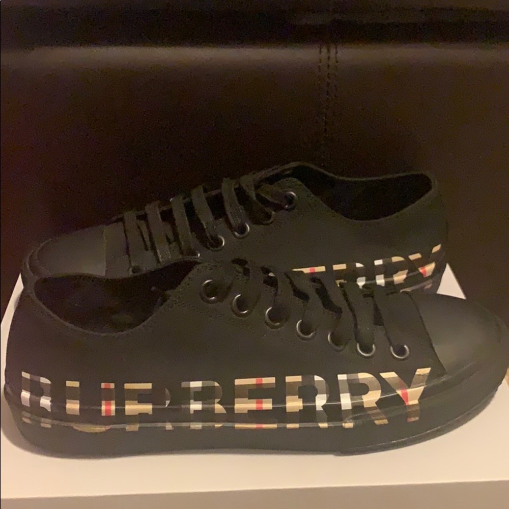Burberry sneakers